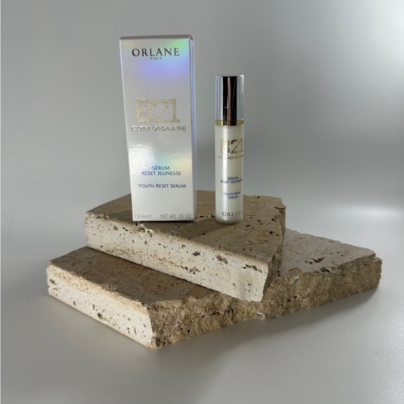 NIB. ORLANE Paris. B21 Extraordinaire Serum Youth Reset Serum. 7.5 mL. - Picture 1 of 1